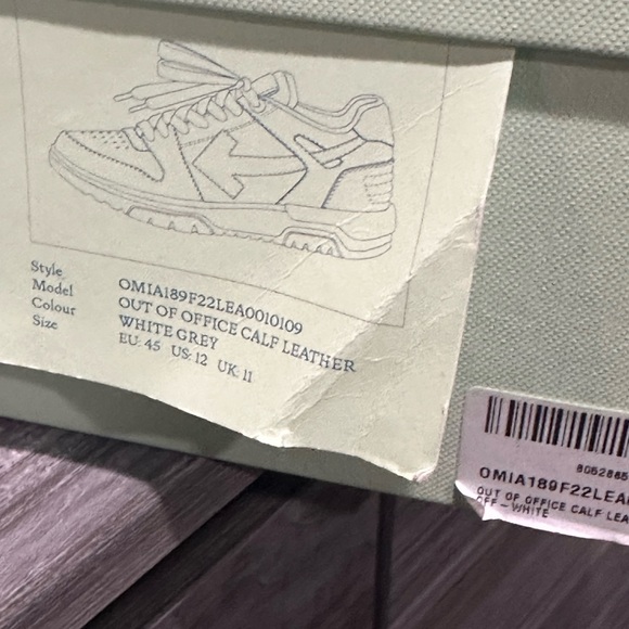 “ Off White “ —- “ Out of office “ Virgil Abloh - Picture 5 of 7